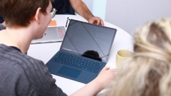 KI InfoCafés Symbolbild